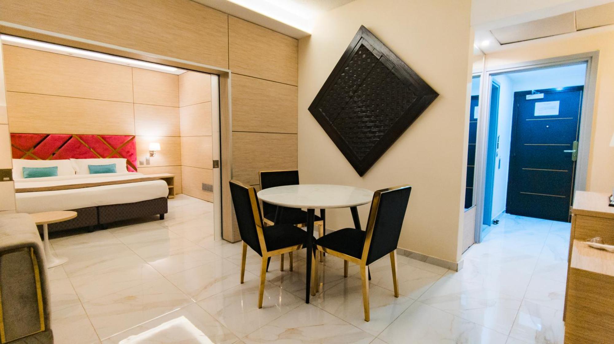Hotel Sarakawa Ломе Экстерьер фото