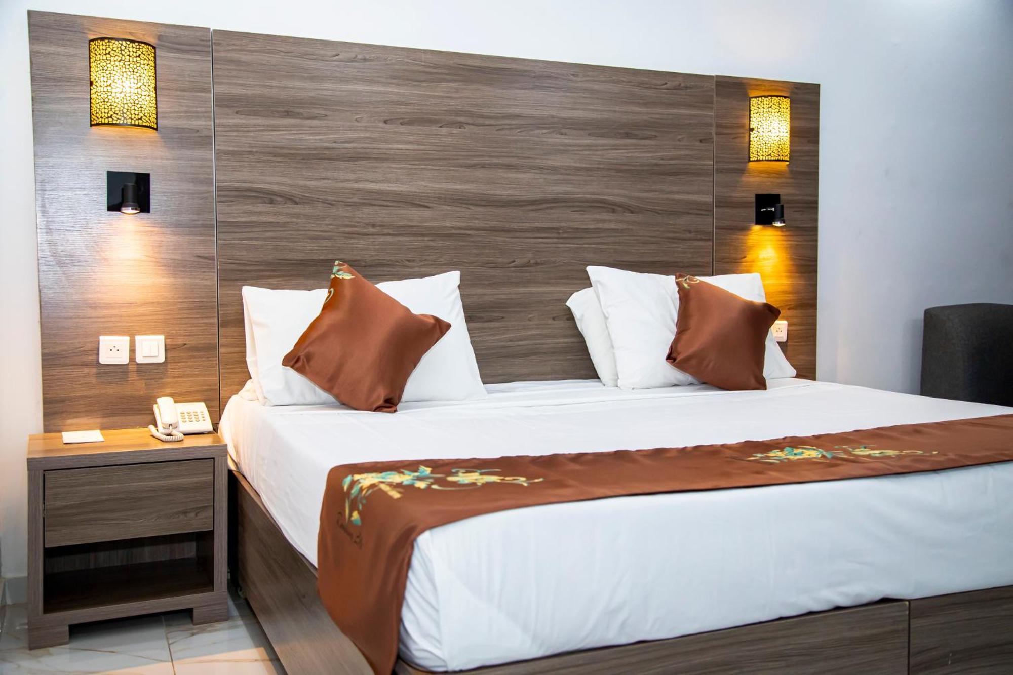 Hotel Sarakawa Ломе Экстерьер фото