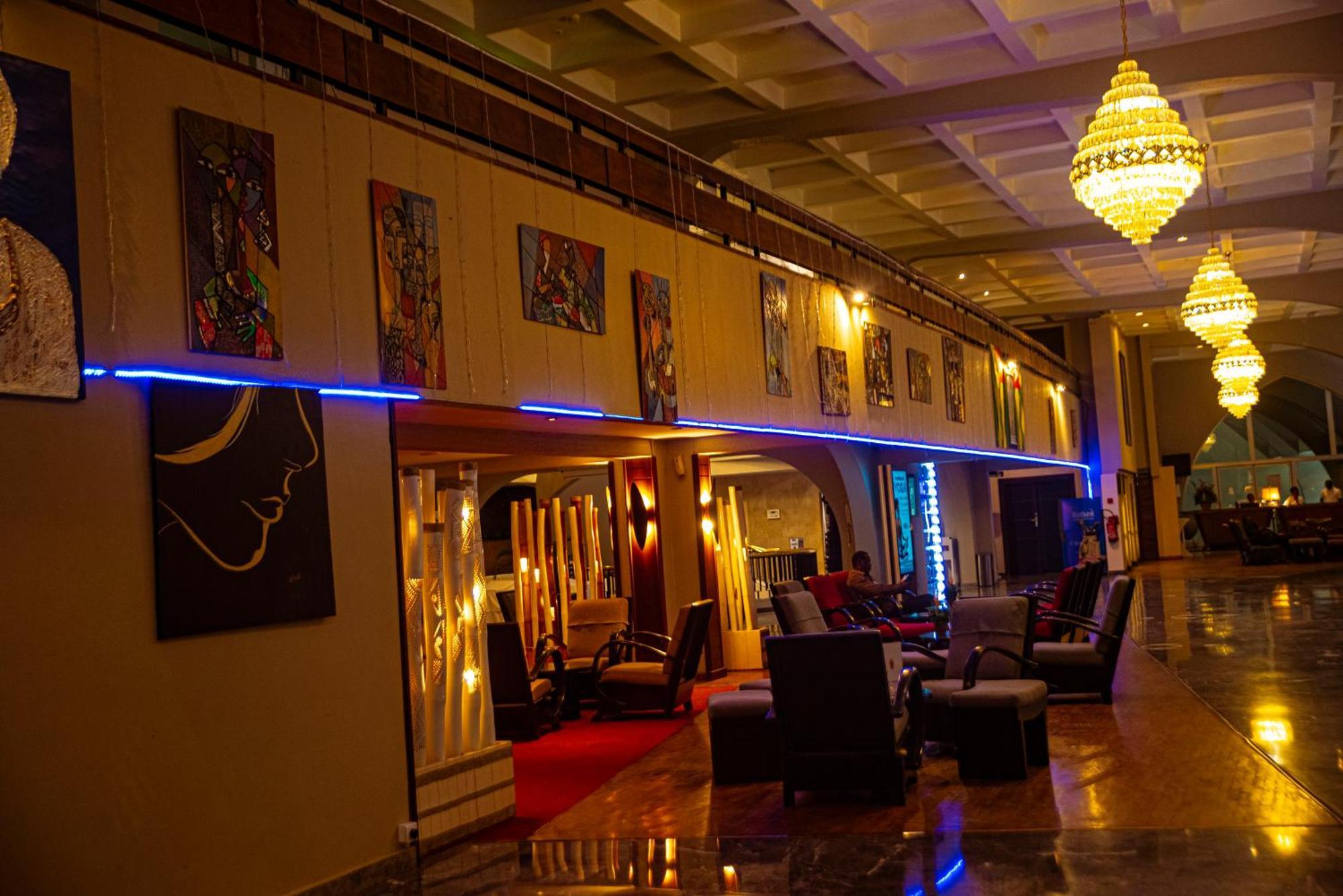 Hotel Sarakawa Ломе Экстерьер фото