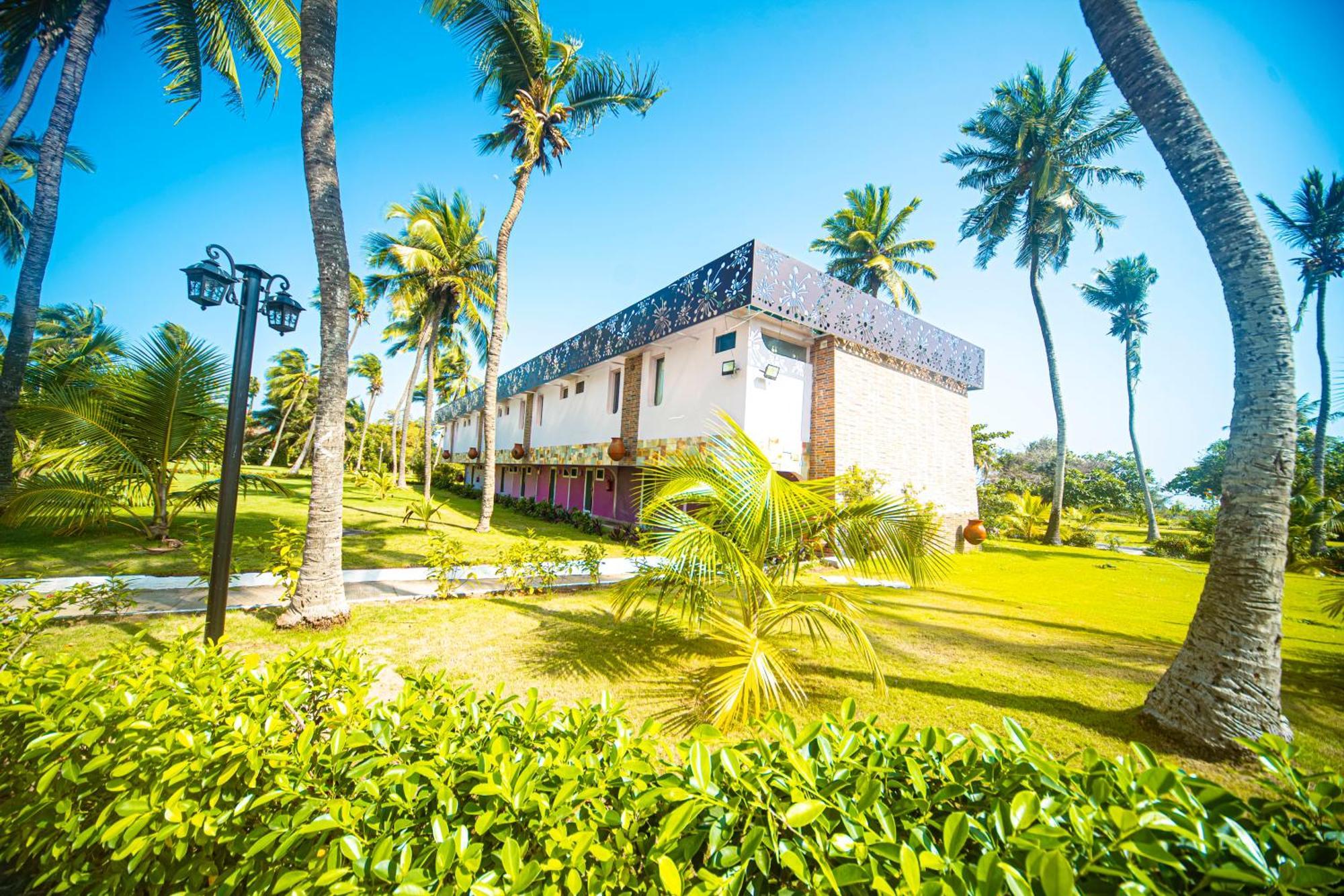 Hotel Sarakawa Ломе Экстерьер фото