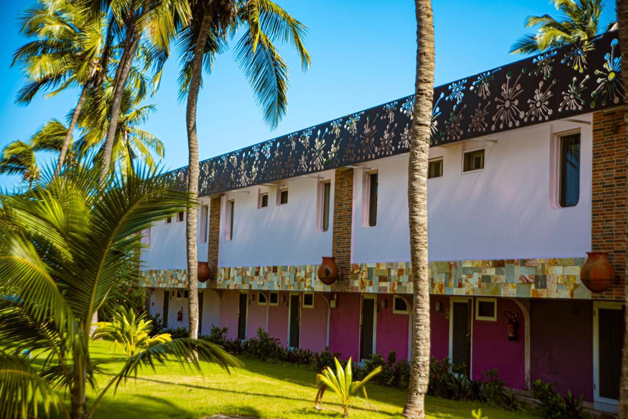 Hotel Sarakawa Ломе Экстерьер фото